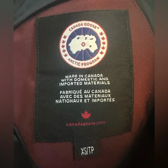 Canada Goose Lorette Parka in Burgundy women’s size XS elderberry - Picture 6 of 16